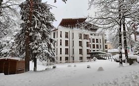 Радина'с Уей Хотел